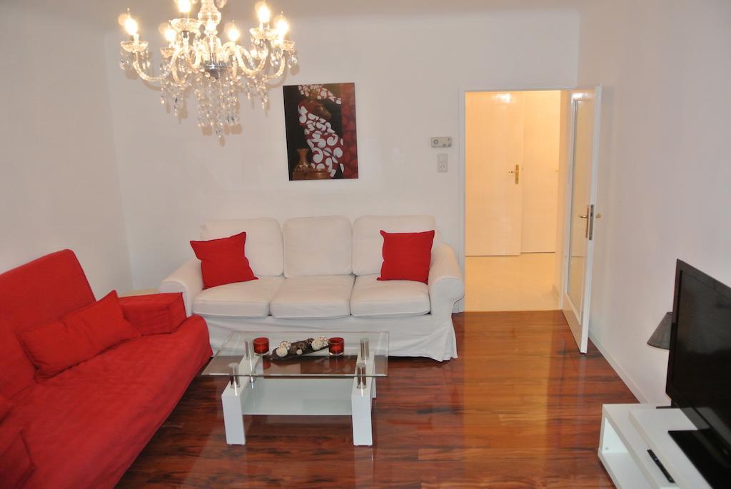 Apartment Paradies - U1 Station Altes Landgut Wiedeń Pokój zdjęcie