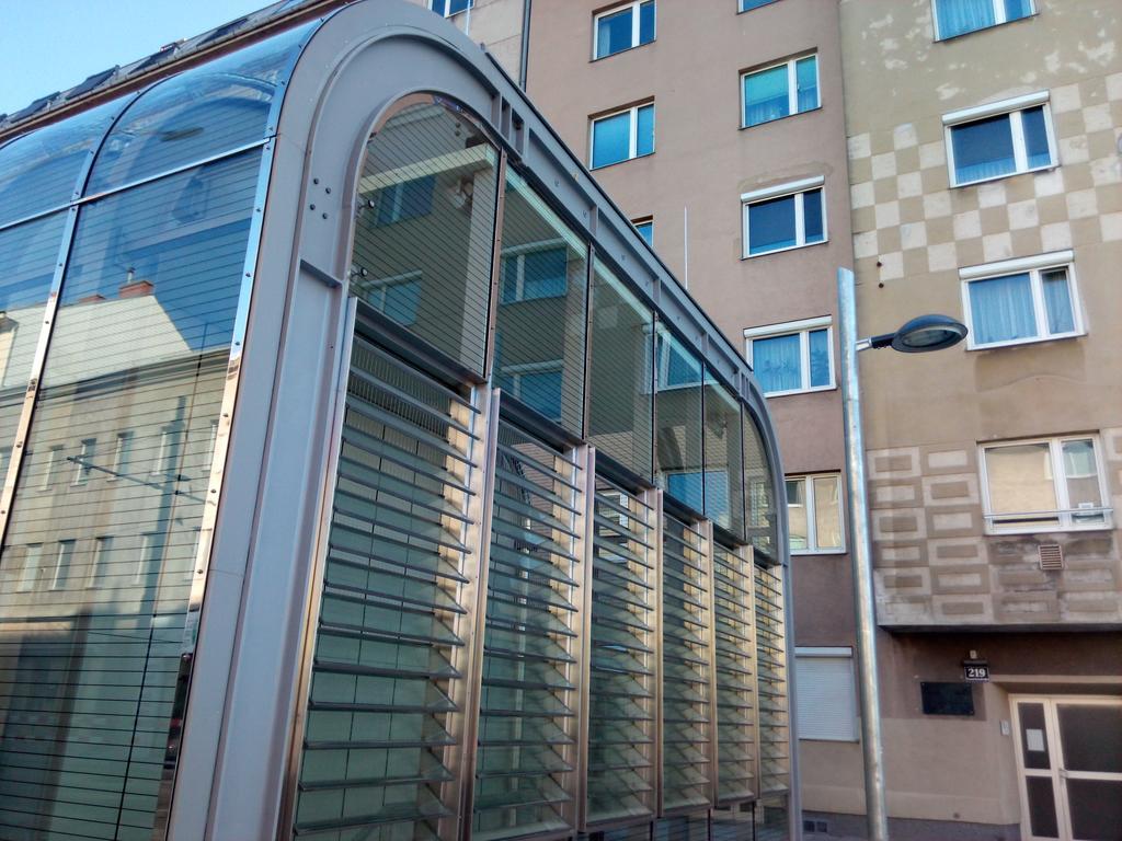 Apartment Paradies - U1 Station Altes Landgut Wiedeń Zewnętrze zdjęcie